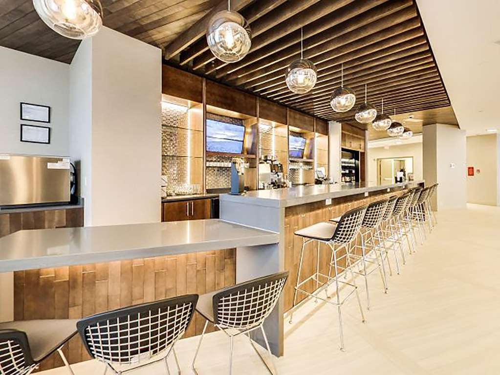Doubletree By Hilton Edmonton Downtown Hotel Restaurant foto