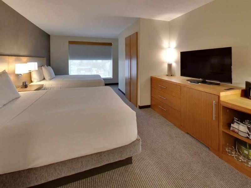 Doubletree By Hilton Edmonton Downtown Hotel Exterior foto
